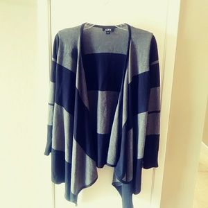 Black and gray sweater